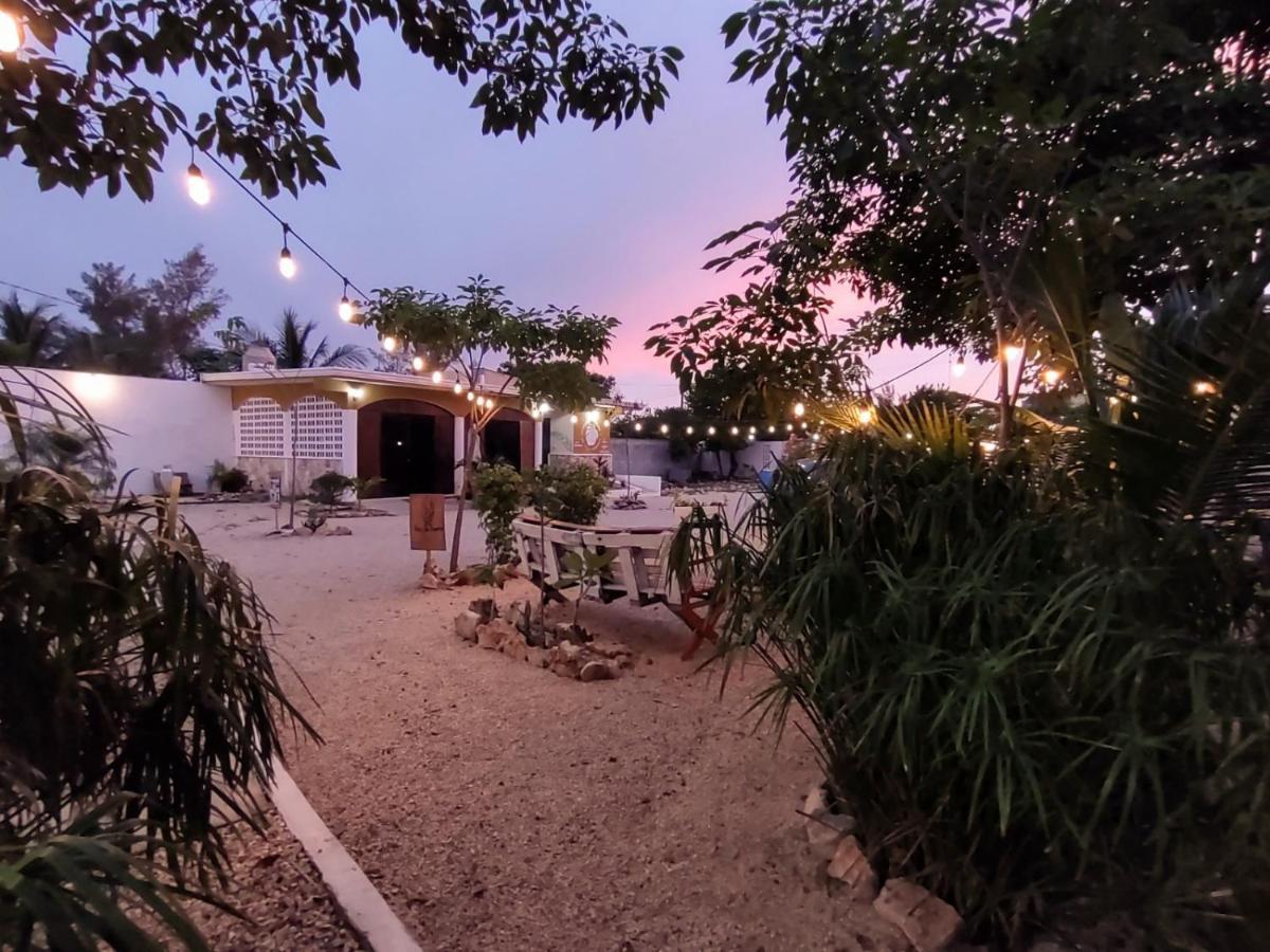 Hotel Villa Gabriela - Restaurant, Bikes ,Lands Tours Celestun Exterior photo